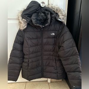 Women’s Northface winter puffer jacket with faux fur good. Black/ Size Large